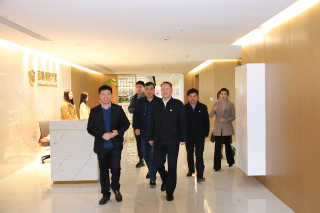 嘉興市常務副市長、經濟技術開發(fā)區(qū)黨工委書記陳利眾蒞臨公司指導工作